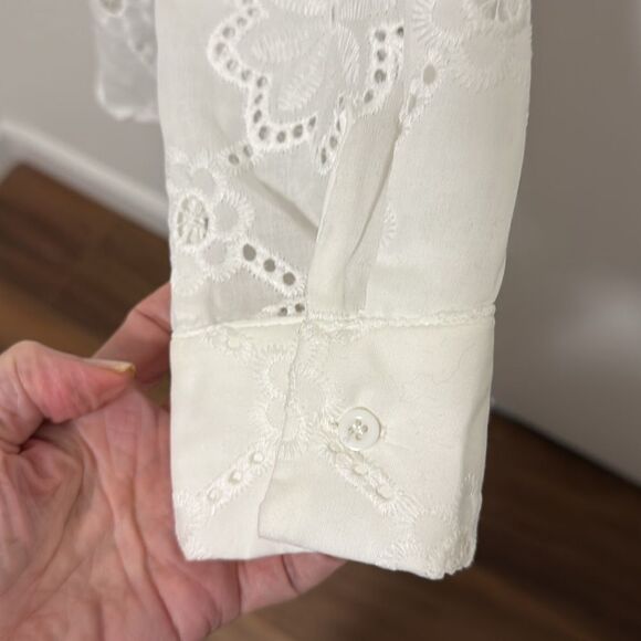 NWT Eyelet Embroidered White Long Sleeve Women’s Blouse. Size Small. - Picture 6 of 10